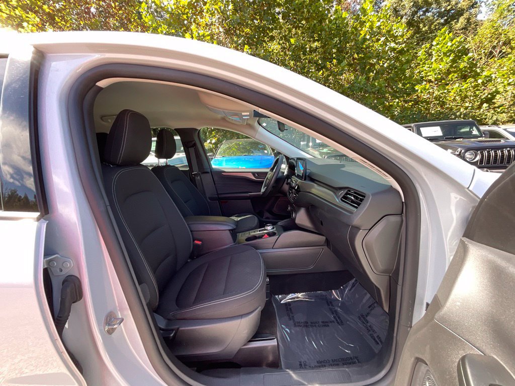 Used 2025 Ford Escape Active AWD/4WD image 22