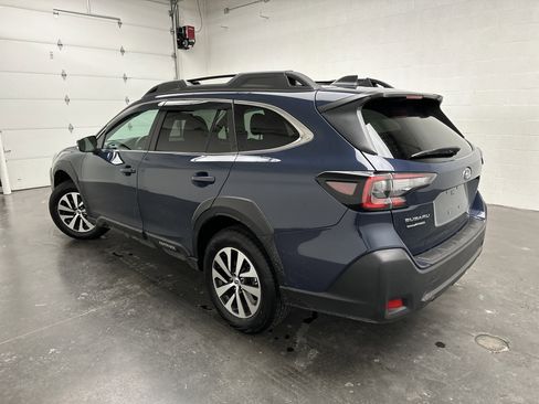 Certified 2025 Subaru Outback Premium image 6