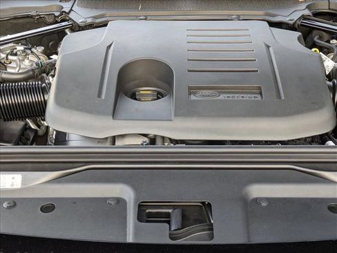 New 2024 Land Rover Discovery Dynamic SE image 16