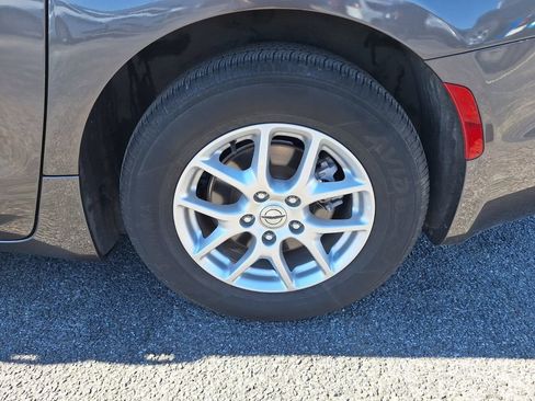 Used 2023 Chrysler Pacifica Touring-L image 23