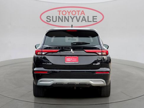 Used 2023 Mitsubishi Outlander SE image 8