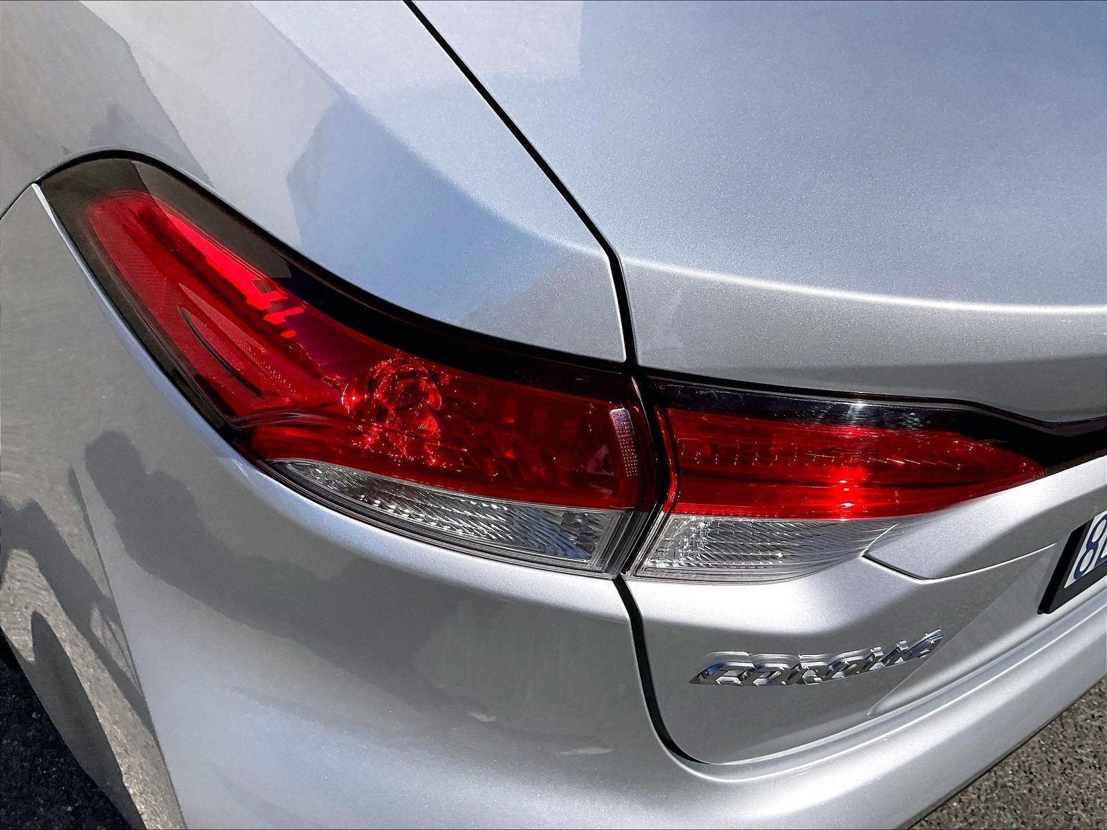 Used 2020 Toyota Corolla LE w/ LE Premium Package FWD image 28