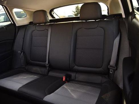 Used 2025 Chevrolet Trax LT w/ LT Convenience Package image 19