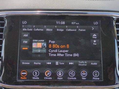 Used 2019 Jeep Grand Cherokee Overland AWD/4WD image 18