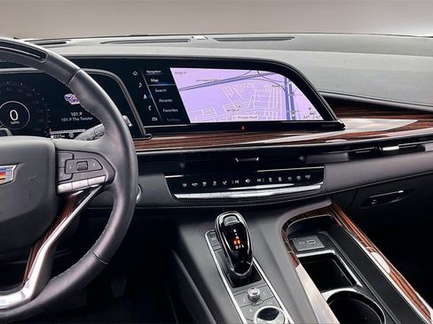 Used 2024 Cadillac Escalade ESV Premium Luxury image 6