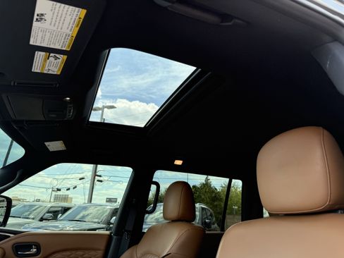 Certified 2024 INFINITI QX80 Sensory image 12