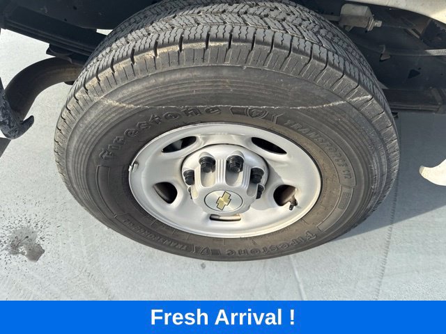 Used 2025 Chevrolet Express 2500 w/ Driver Convenience Package RWD image 19