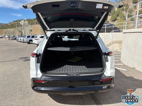 Certified 2025 Toyota Crown Signia image 8