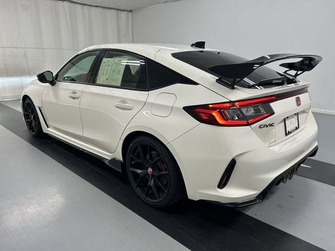 Used 2024 Honda Civic Type R image 6