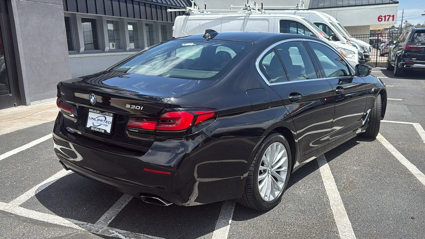 Used 2022 BMW 530i xDrive w/ Premium Package AWD/4WD image 3