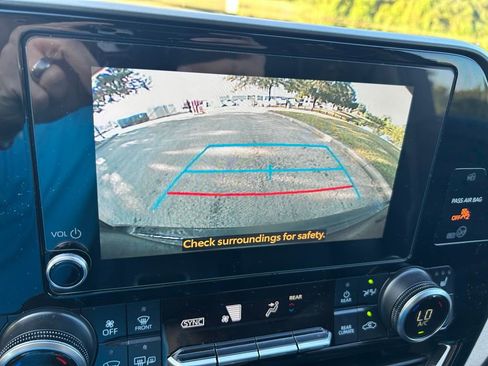 Certified 2025 Toyota Highlander XLE image 25