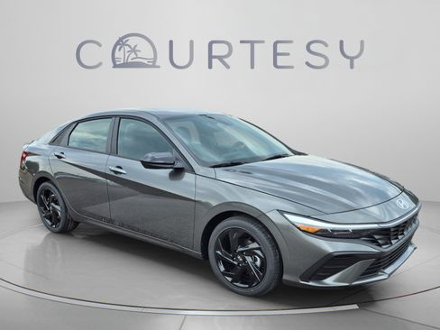 New 2026 Hyundai Elantra SEL Sport FWD image 7