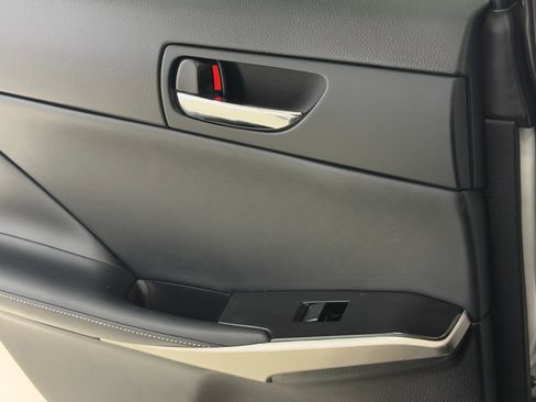 Used 2015 Lexus IS 250 image 33