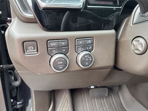 Used 2024 GMC Sierra 1500 SLT w/ SLT Premium Plus Package AWD/4WD image 20