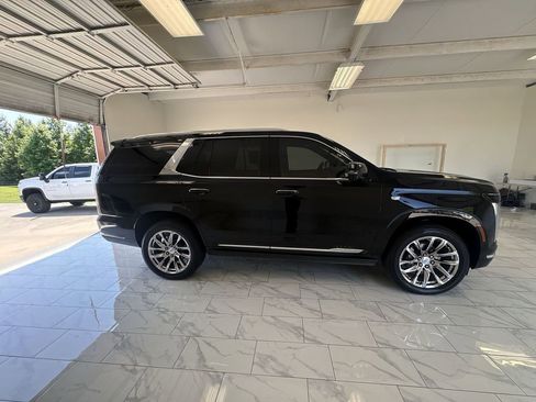Used 2025 Cadillac Escalade Premium Luxury w/ LPO, Radiant Package RWD image 9