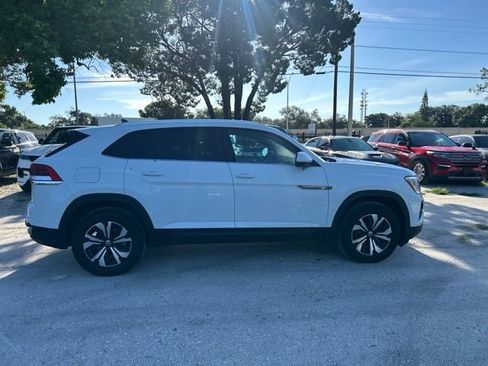 Used 2024 Volkswagen Atlas Cross Sport SE FWD image 18