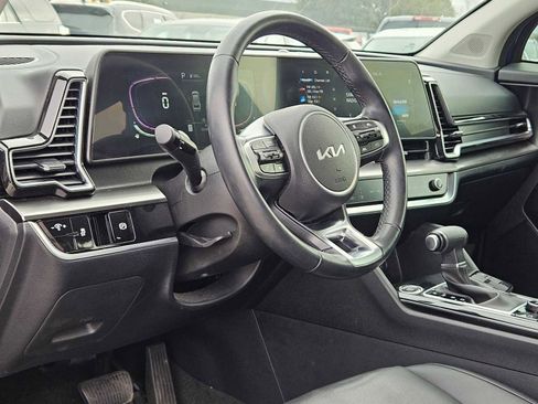 Used 2024 Kia Sportage EX image 2