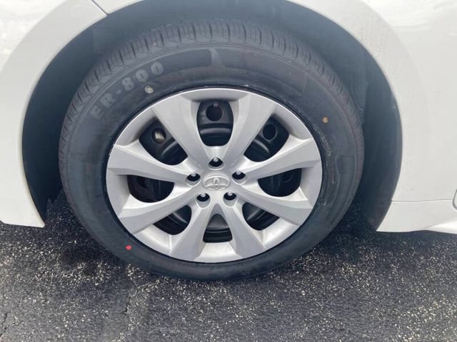 Used 2022 Toyota Corolla LE FWD image 26