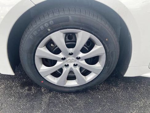 Used 2022 Toyota Corolla LE FWD image 26