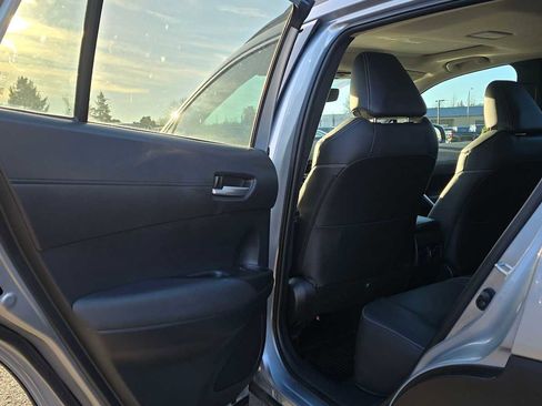 Certified 2022 Toyota Corolla Cross XLE image 18