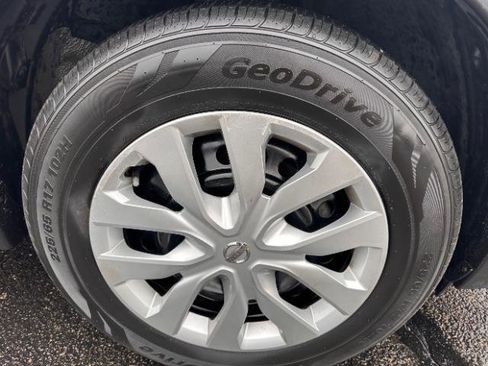 Used 2020 Nissan Rogue S image 33