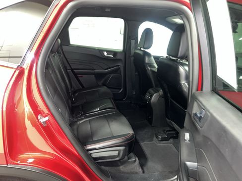 Used 2025 Ford Escape ST-Line Select AWD/4WD image 34