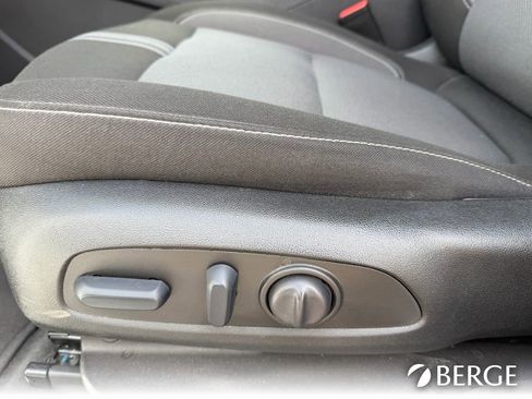Used 2025 Chevrolet Blazer LT FWD image 23