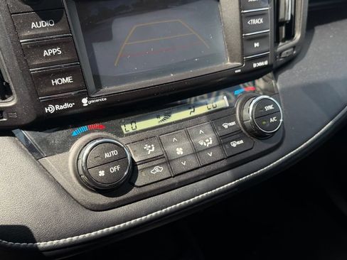 Used 2016 Toyota RAV4 XLE FWD image 18