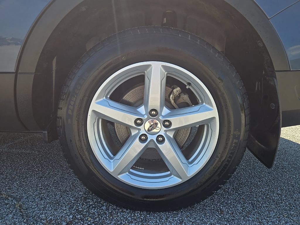 Used 2019 Ford Explorer XLT FWD image 28