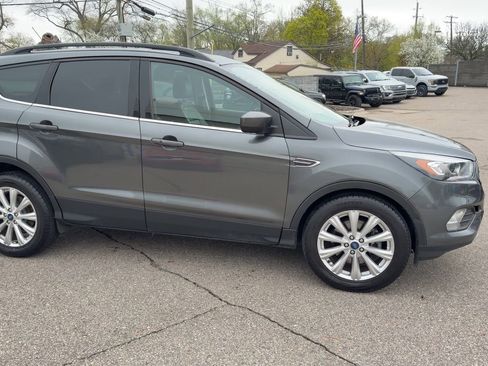 Used 2019 Ford Escape SEL image 10