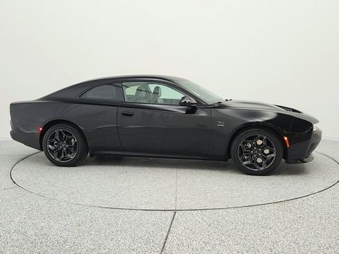 Used 2025 Dodge Charger R/T w/ Quick Order Package 25M R/T AWD/4WD image 4