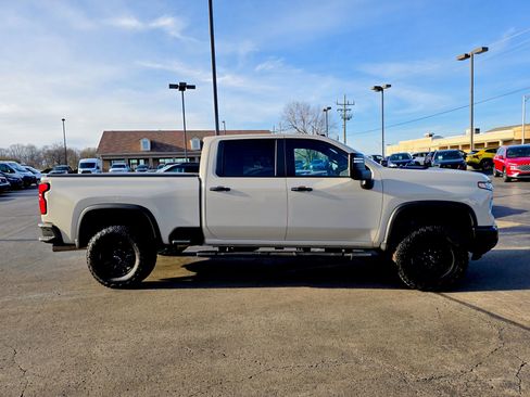 Used 2026 Chevrolet Silverado 2500 ZR2 w/ LPO, Dark Essentials Package image 22