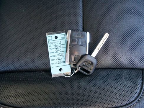 Used 2015 GMC Sierra 1500 SLT w/ SLT Crew Cab Value Package image 31