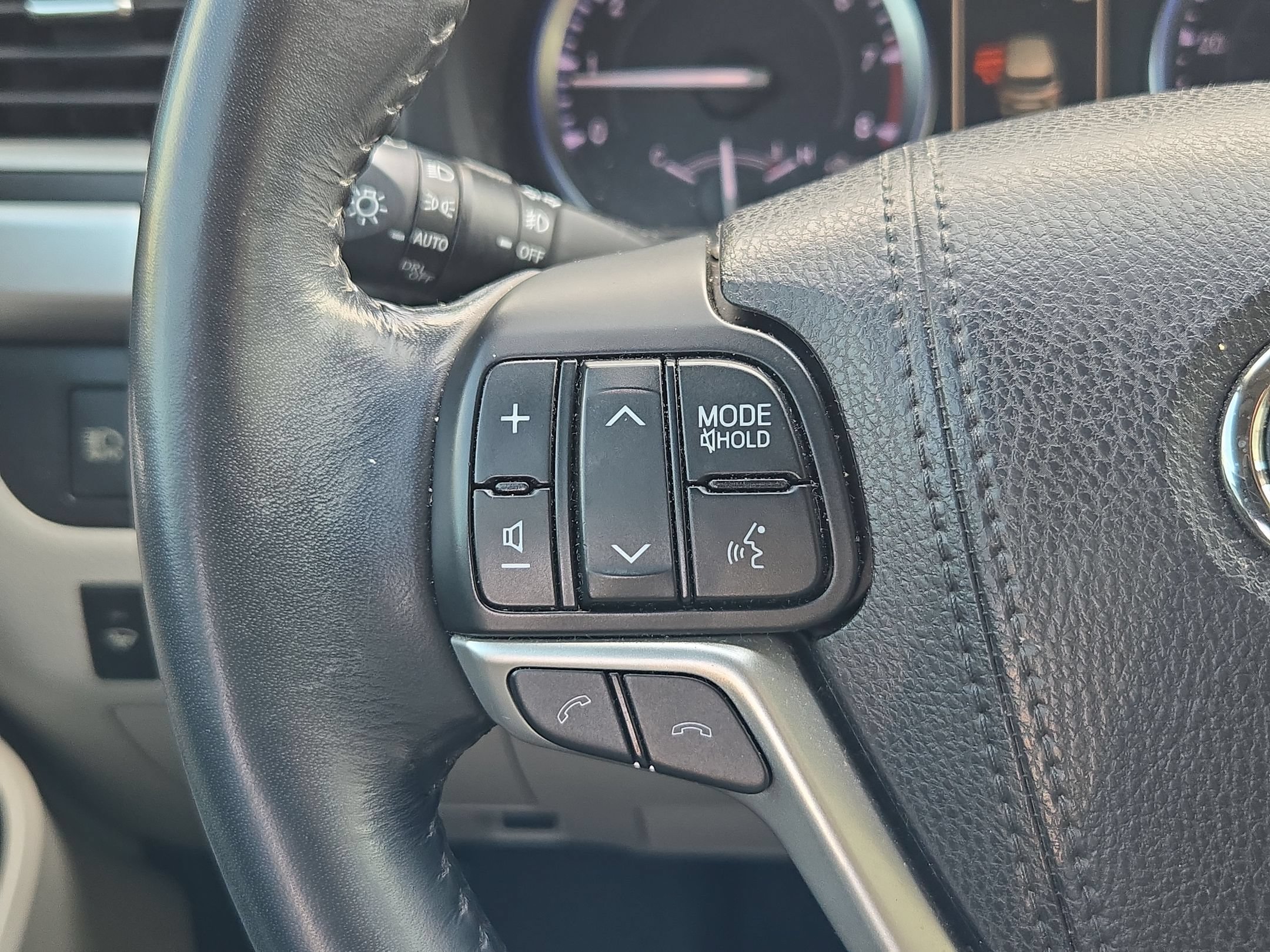 Used 2018 Toyota Highlander Limited FWD image 21