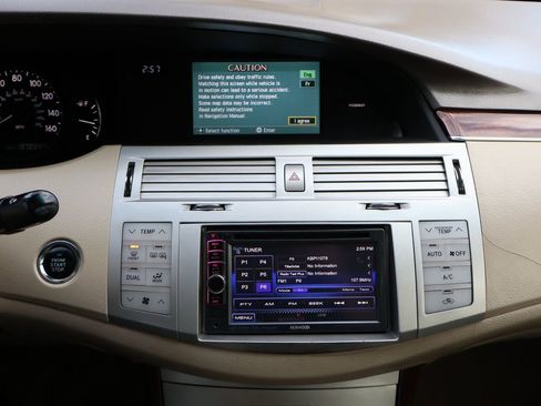 Used 2009 Toyota Avalon Limited image 35