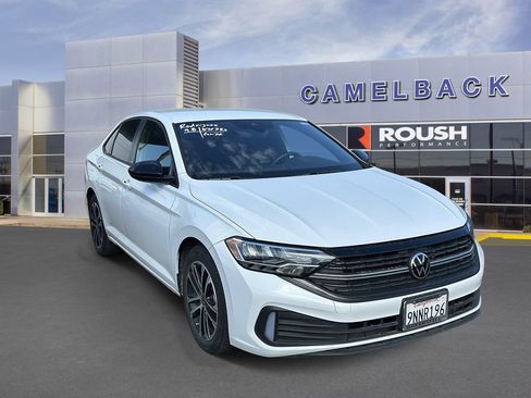Used 2024 Volkswagen Jetta Sport FWD image 4