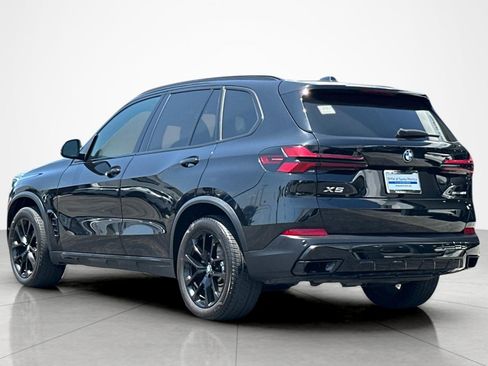 Used 2024 BMW X5 sDrive40i w/ Premium Package RWD image 3