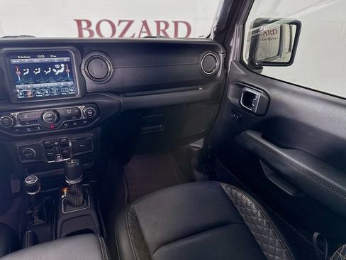 Used 2021 Jeep Gladiator Overland image 26