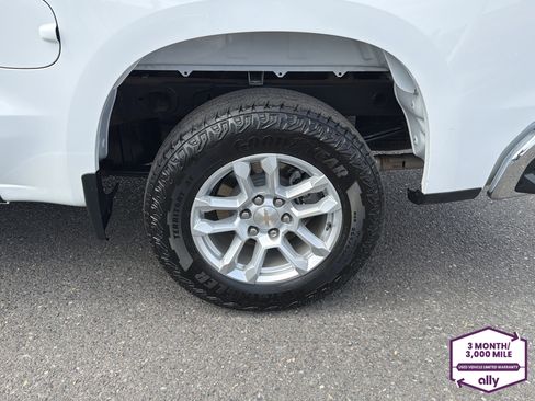Used 2023 Chevrolet Silverado 1500 LT w/ Z71 Off-Road Package AWD/4WD image 26