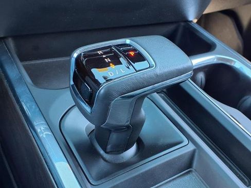 Certified 2022 GMC Sierra 1500 SLT image 13