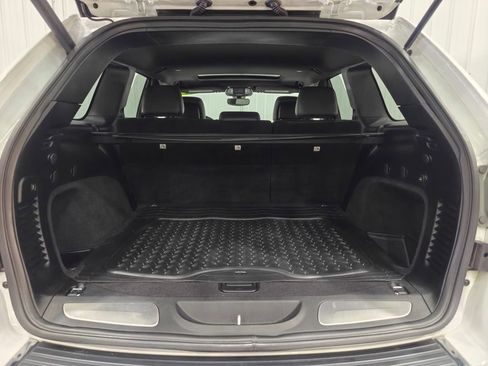 Used 2017 Jeep Grand Cherokee Limited AWD/4WD image 27