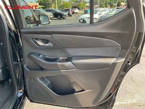 Used 2023 Chevrolet Traverse High Country image 53