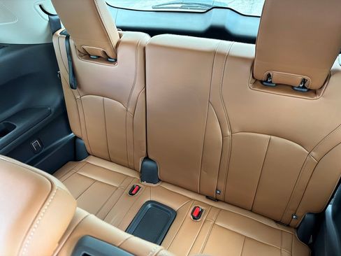Used 2023 INFINITI QX60 Sensory w/ Cargo Package AWD/4WD image 16