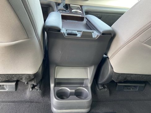 Used 2024 Toyota Sienna LE image 42