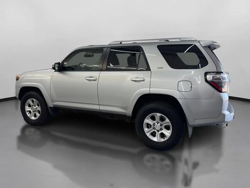 Used 2016 Toyota 4Runner SR5 Premium AWD/4WD image 5