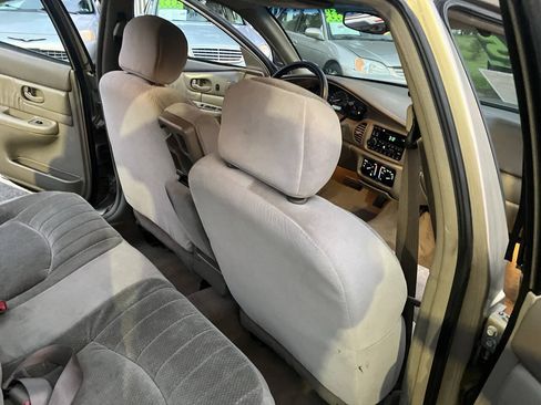 Used 2002 Buick Century Custom w/ Special Edition Pkg FWD image 30