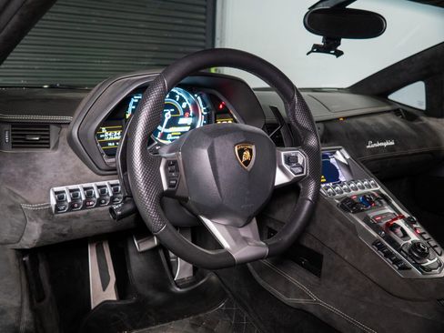 Used 2015 Lamborghini Aventador LP 700-4 image 23