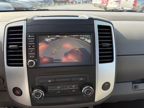 Used 2019 Nissan Frontier SV image 19