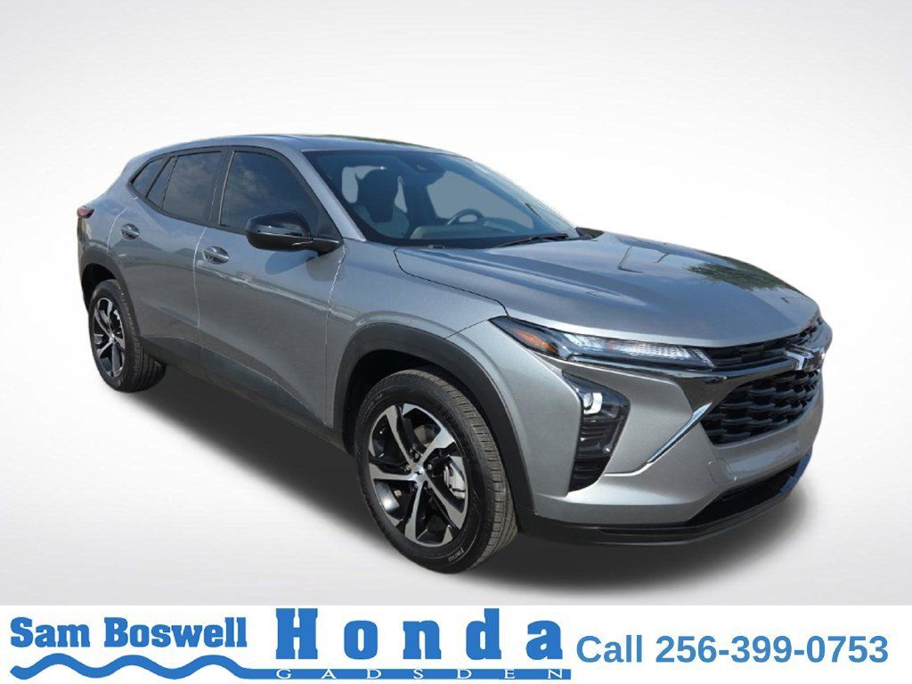 Used 2025 Chevrolet Trax RS w/ Sunroof Package FWD image 1