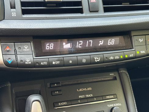 Used 2016 Lexus CT 200h w/ Navigation Package FWD image 17